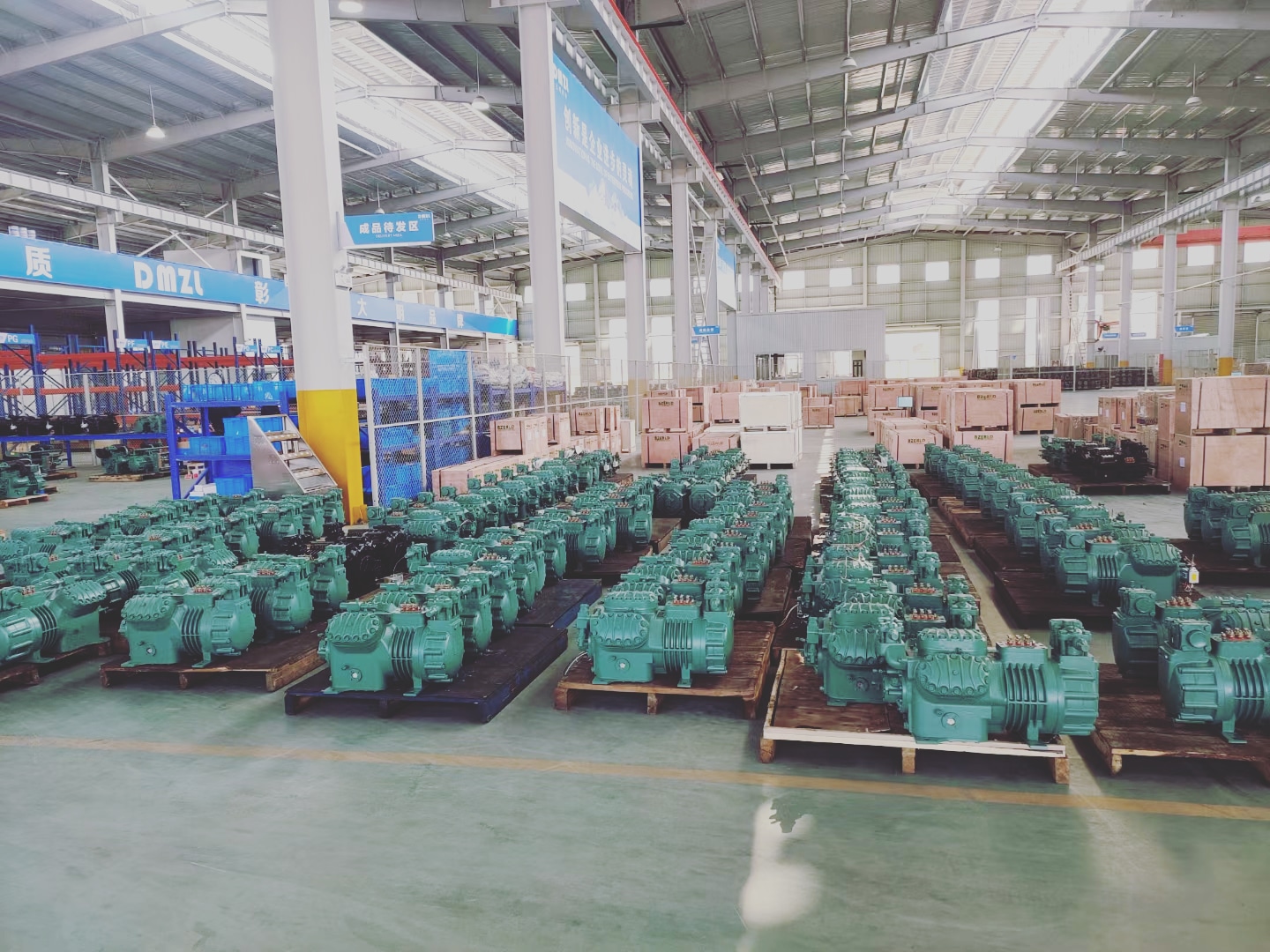 DMZL 2-цилиндровый полугерметичный компрессор R404A/R22